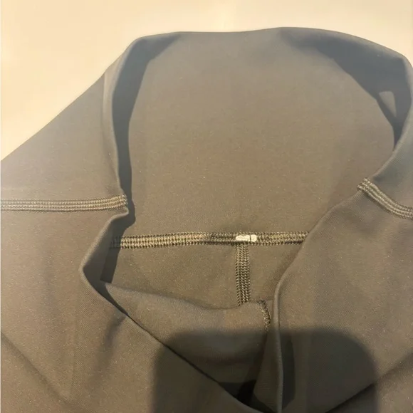 Lululemon Cropped Leggings. Dark Olive - Picture 5 of 5